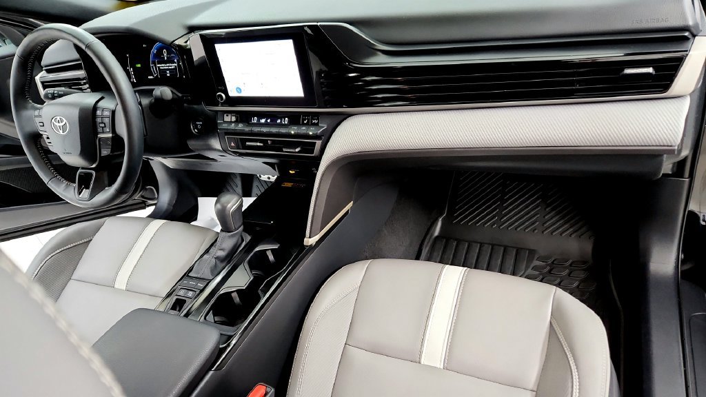 Certified 2025 Toyota Camry SE w/ Convenience Package AWD/4WD image 16