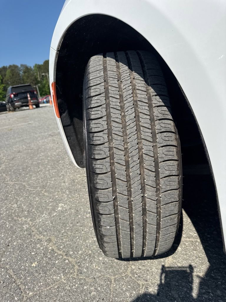 Used 2023 Chrysler Pacifica Touring-L FWD image 34