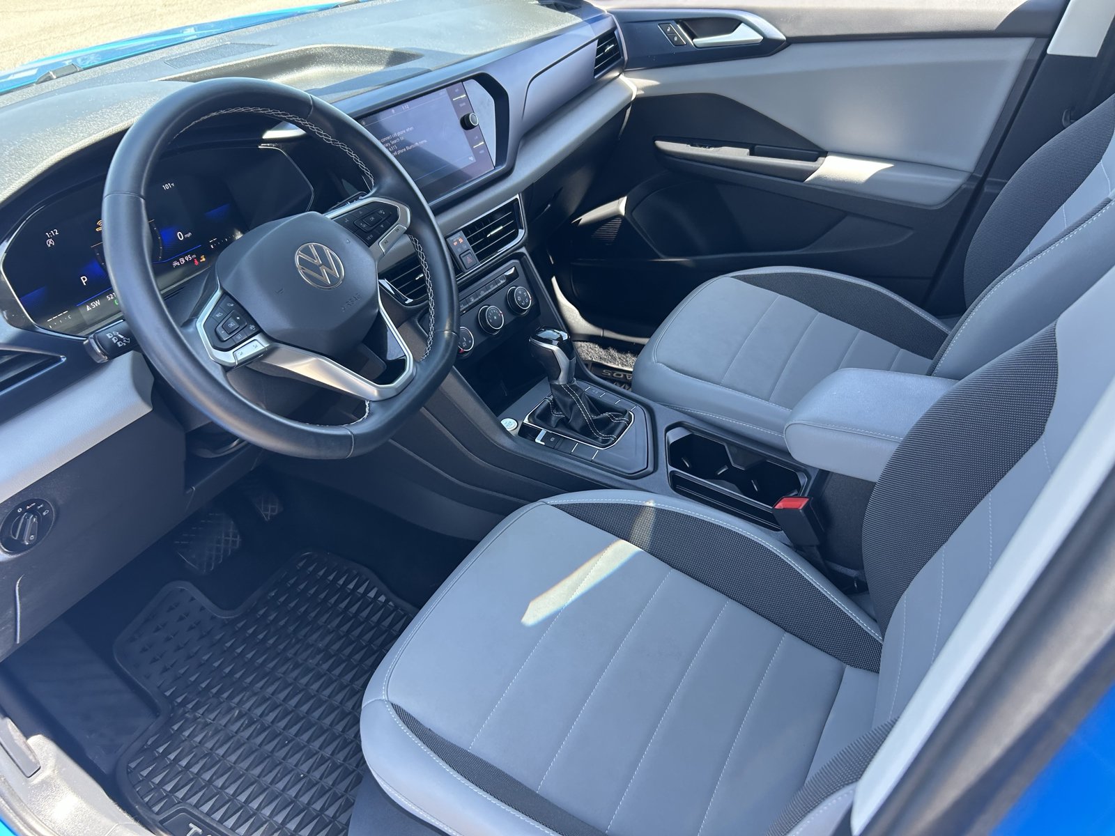 Used 2022 Volkswagen Taos SE FWD image 26