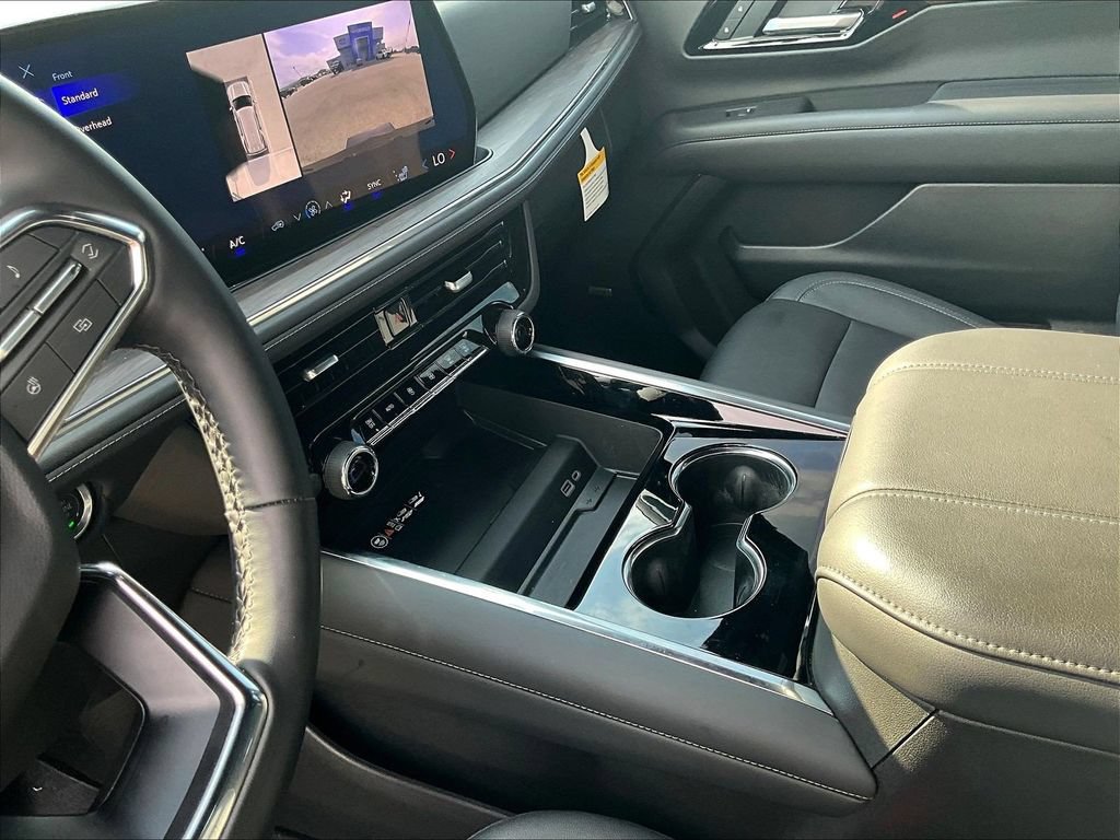 Used 2025 Chevrolet Tahoe Z71 w/ Comfort Package AWD/4WD image 15