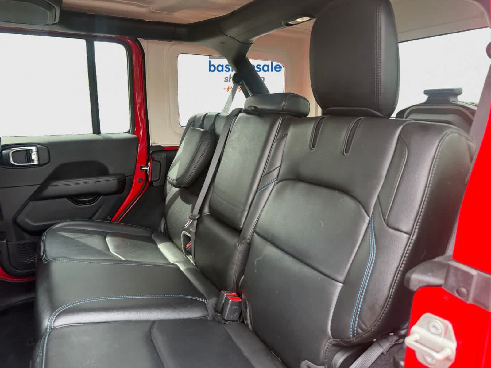 Used 2023 Jeep Wrangler Unlimited Rubicon 4xe w/ Cold Weather Group AWD/4WD image 18