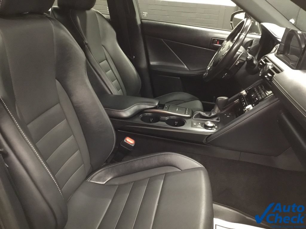 Used 2023 Lexus IS 500 RWD image 33