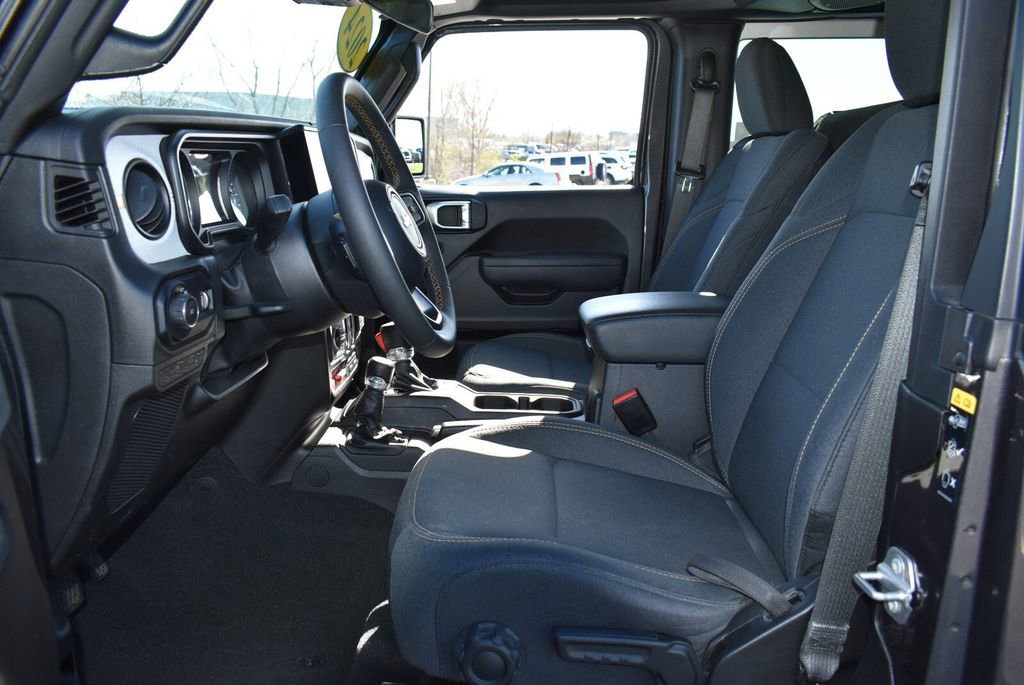 Used 2024 Jeep Wrangler Sport AWD/4WD image 13