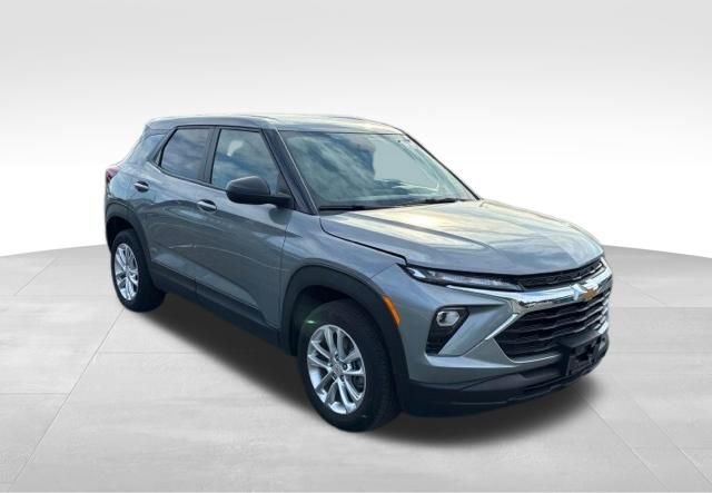 Used 2024 Chevrolet TrailBlazer LS w/ LS Convenience Package AWD/4WD image 2