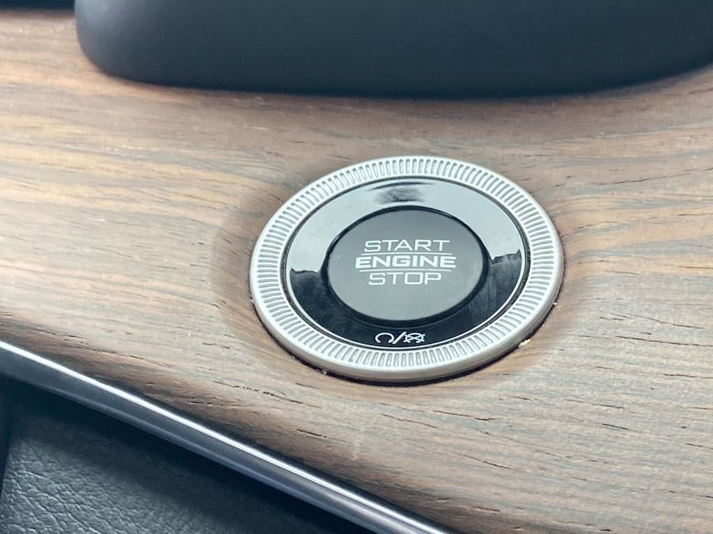 Used 2023 Jeep Grand Cherokee L Summit w/ Advanced Protech Group IV AWD/4WD image 13