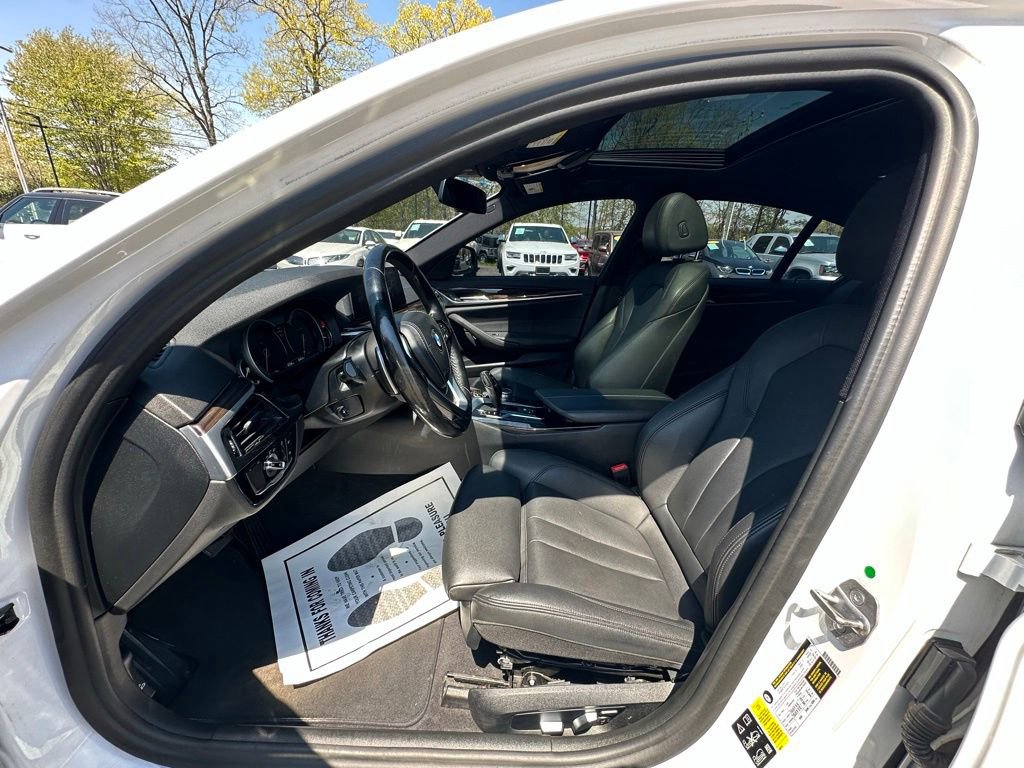 Used 2019 BMW 530i xDrive w/ Convenience Package AWD/4WD image 11