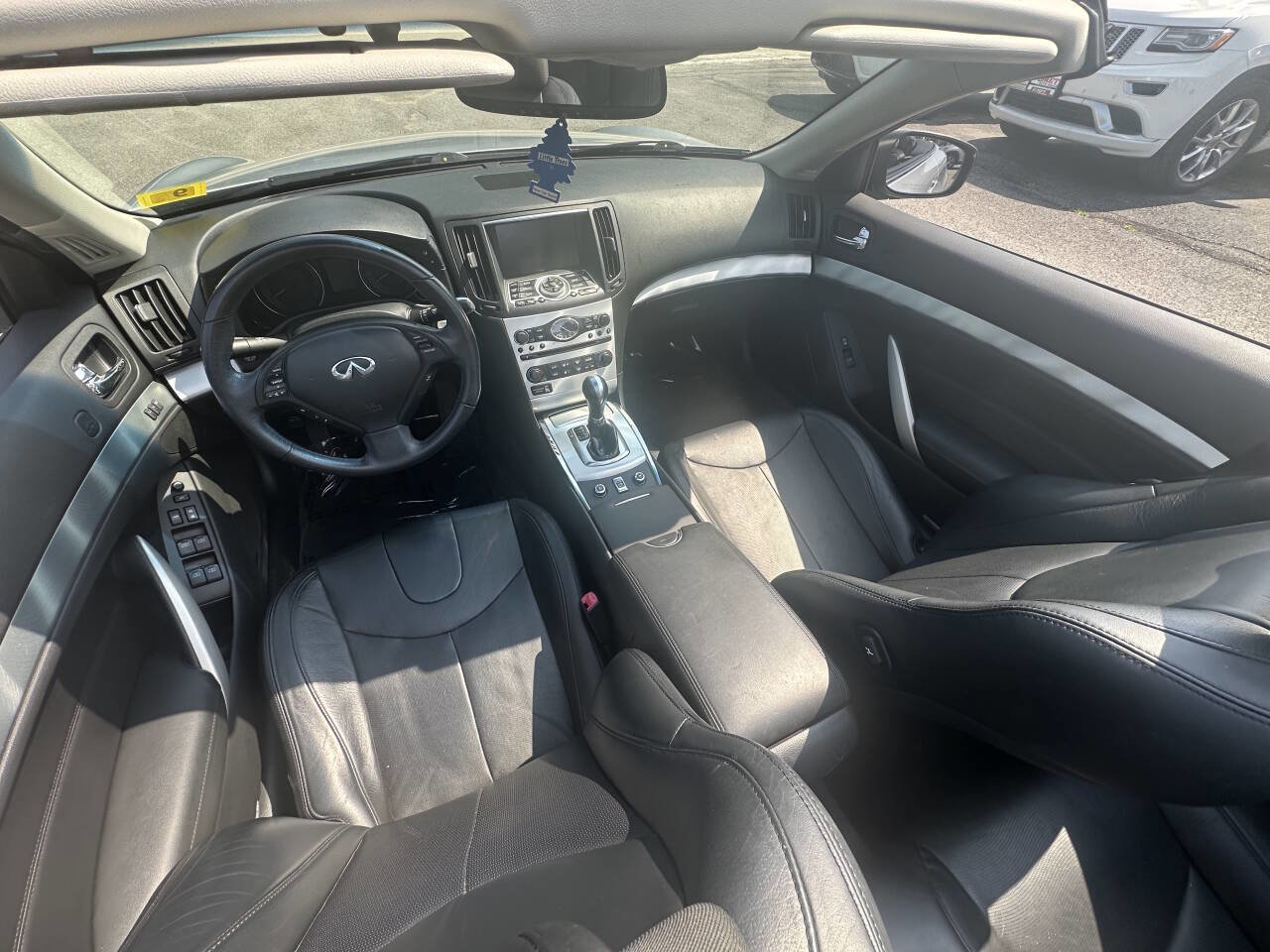 Used 2015 INFINITI Q60 Sport 2dr Convertible w/ Premium Package image 13