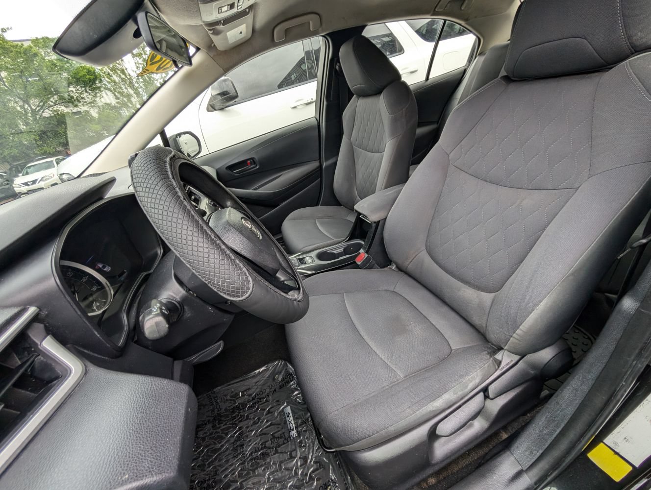 Used 2022 Toyota Corolla LE FWD image 16