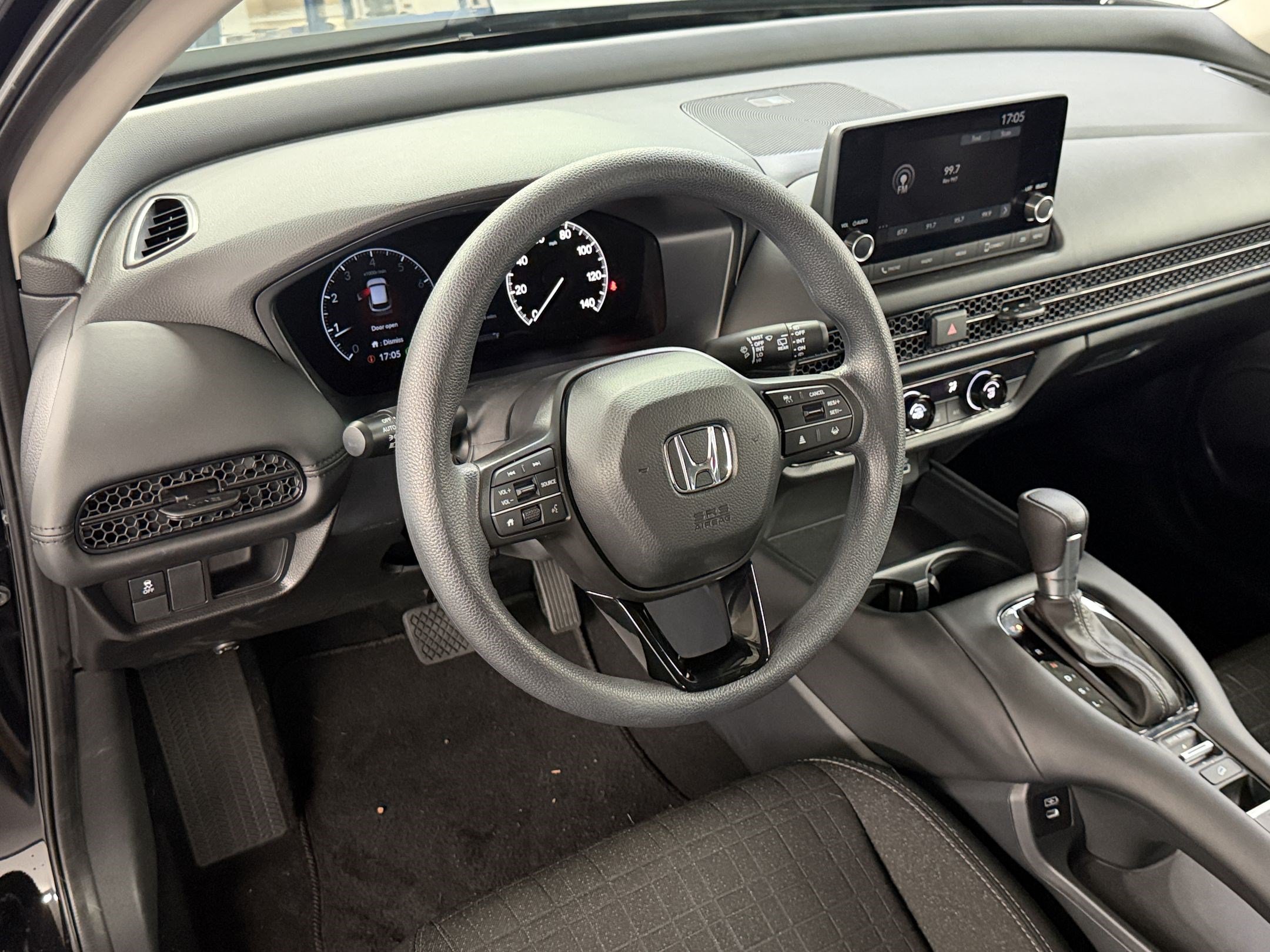 Certified 2025 Honda HR-V LX image 27