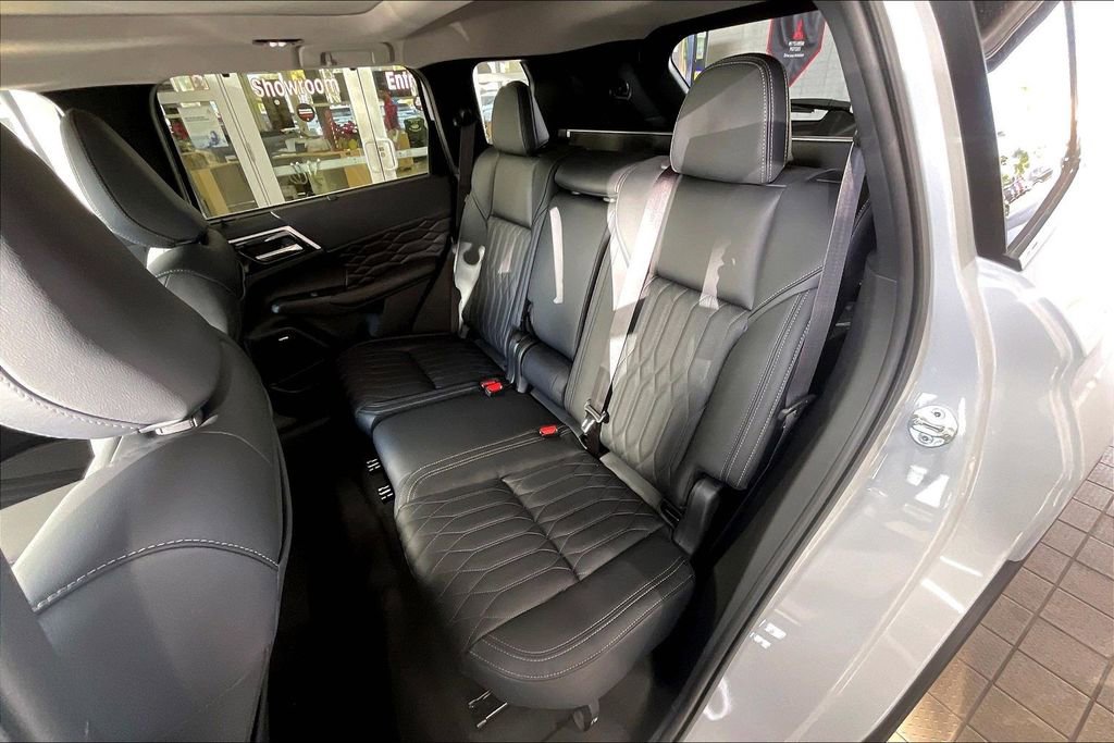 New 2026 Mitsubishi Outlander SEL FWD image 10