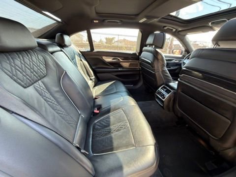 Used 2022 BMW 750i xDrive w/ Executive Package AWD/4WD image 27