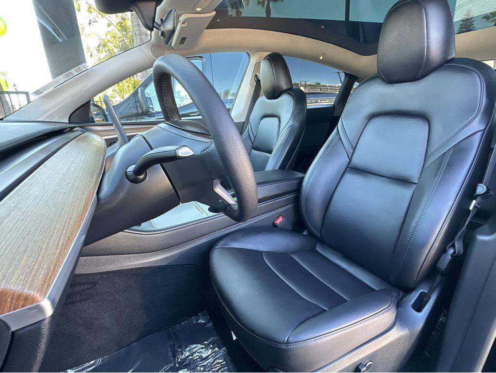 Used 2023 Tesla Model Y Performance image 8