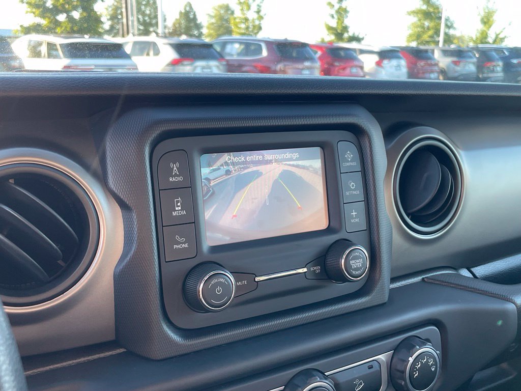 Used 2019 Jeep Wrangler Sport AWD/4WD image 16