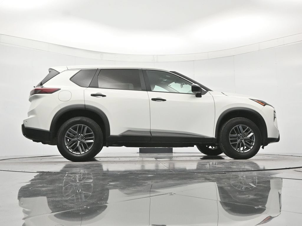 Used 2024 Nissan Rogue S FWD image 39