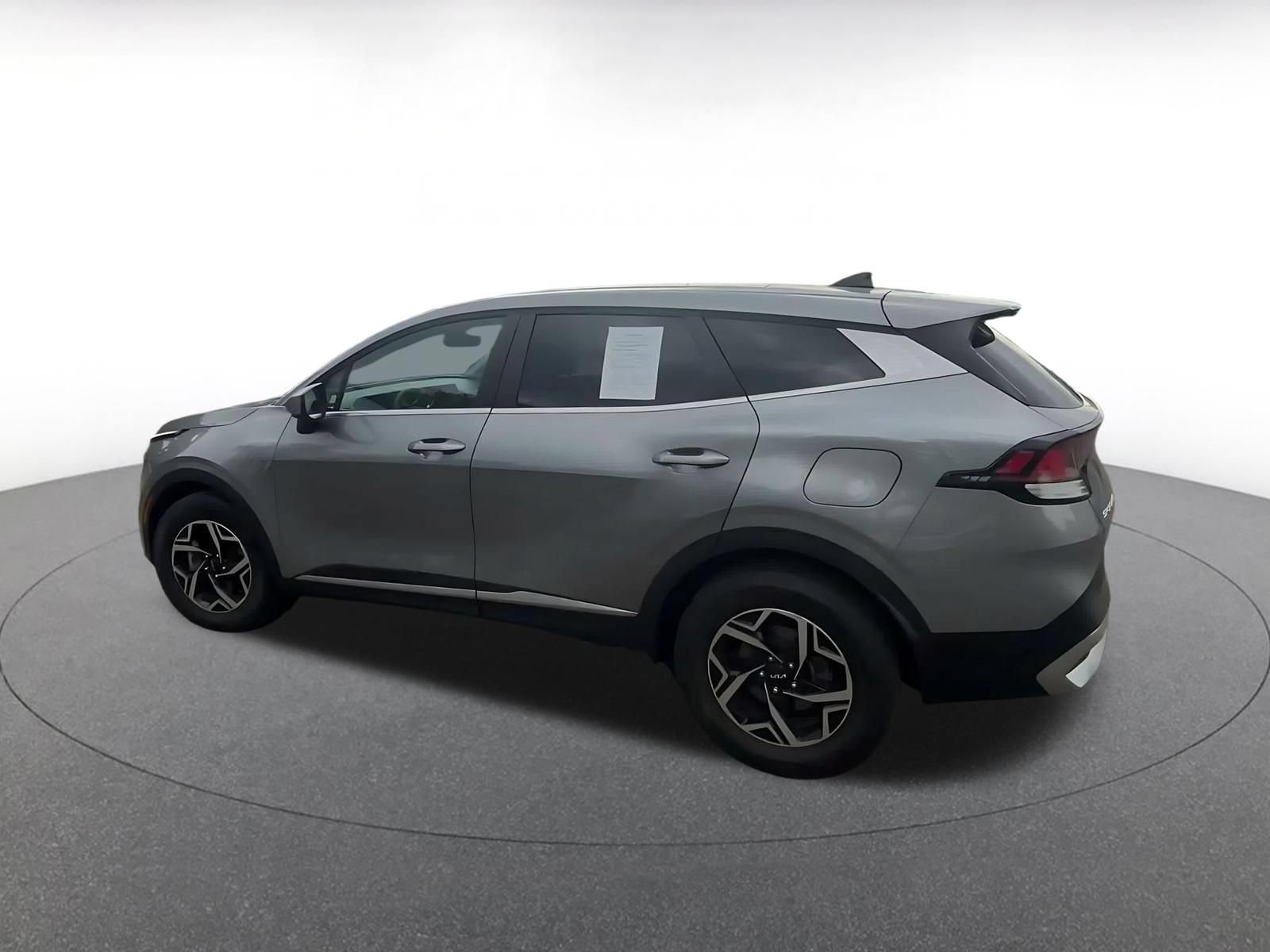 Used 2024 Kia Sportage LX FWD image 9