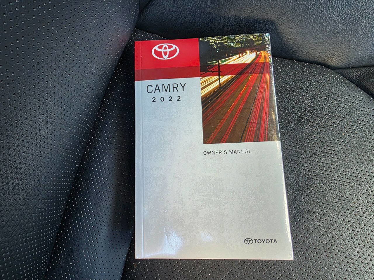 Used 2022 Toyota Camry XSE image 34