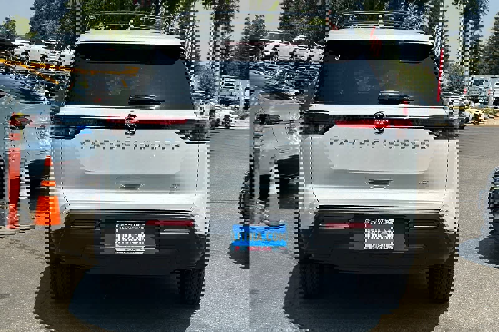 New 2025 Nissan Pathfinder SV image 8