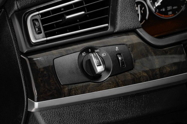 Used 2012 BMW 750i RWD image 21