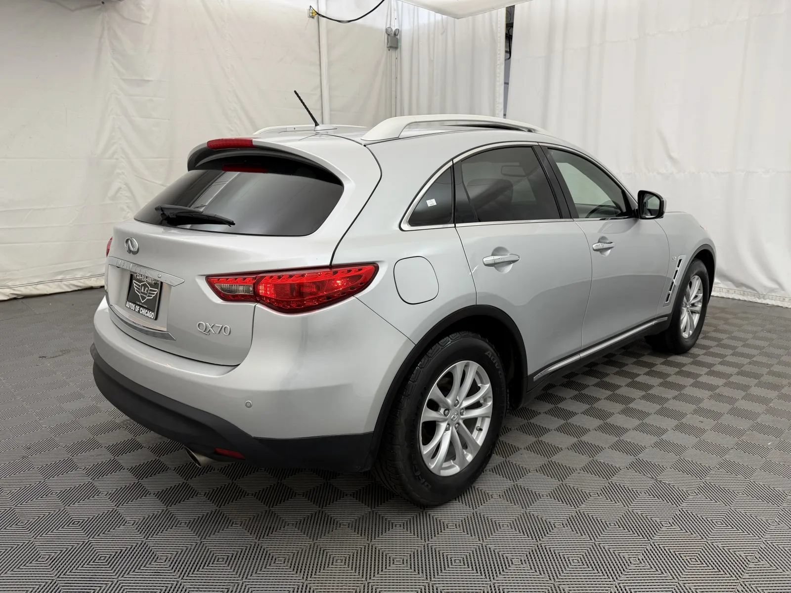 Used 2017 INFINITI QX70 AWD w/ Premium Package image 5
