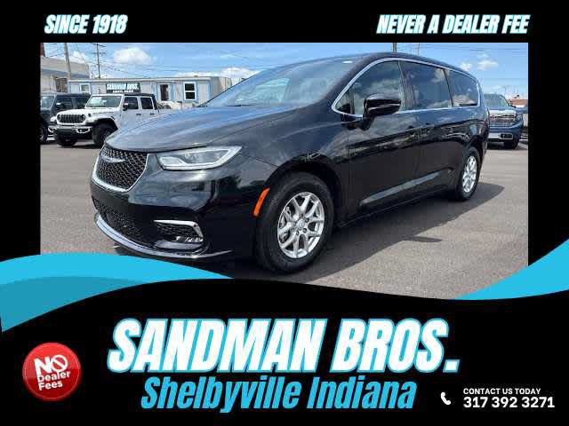 Used 2026 Chrysler Pacifica Select