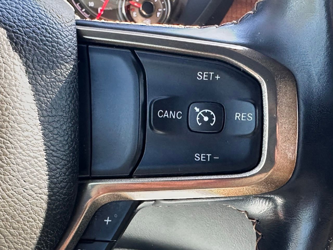 Used 2022 RAM 1500 Limited w/ Off Road Group image 32