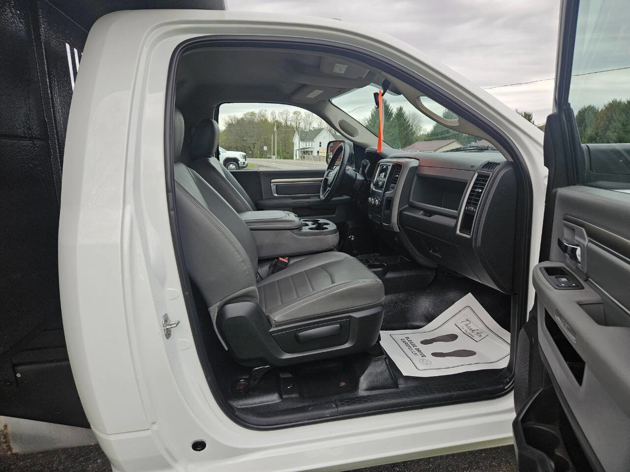 Used 2018 RAM 3500 Tradesman w/ Chrome Appearance Group AWD/4WD image 17