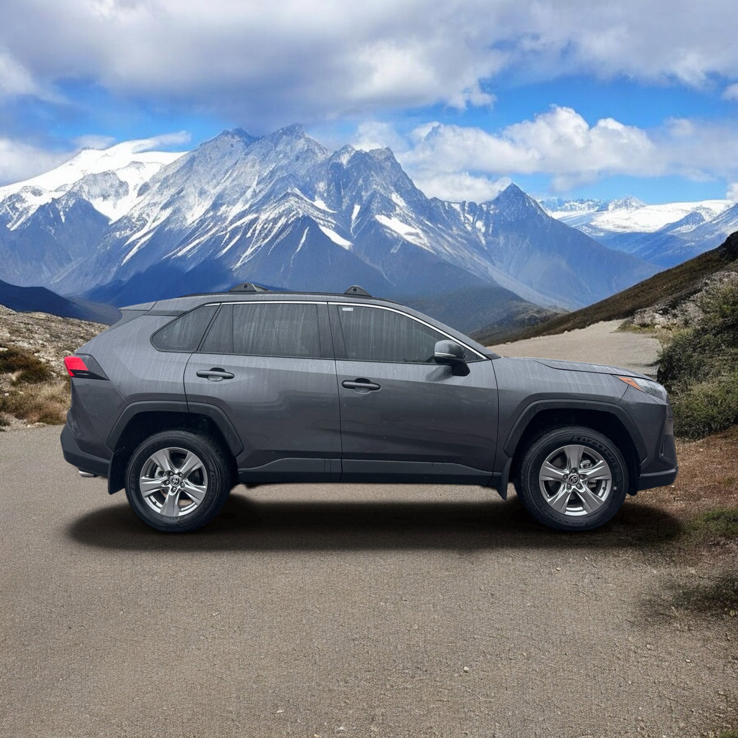 Used 2024 Toyota RAV4 XLE w/ Convenience Package AWD/4WD image 6