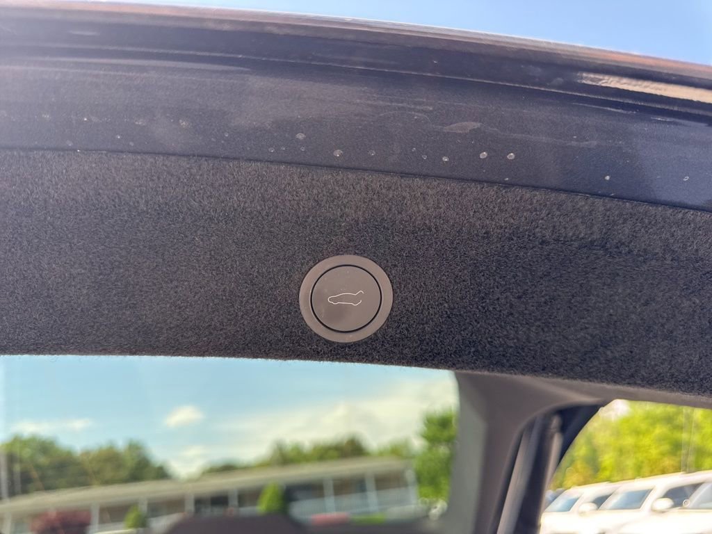 Used 2026 Tesla Model Y Long Range RWD image 32
