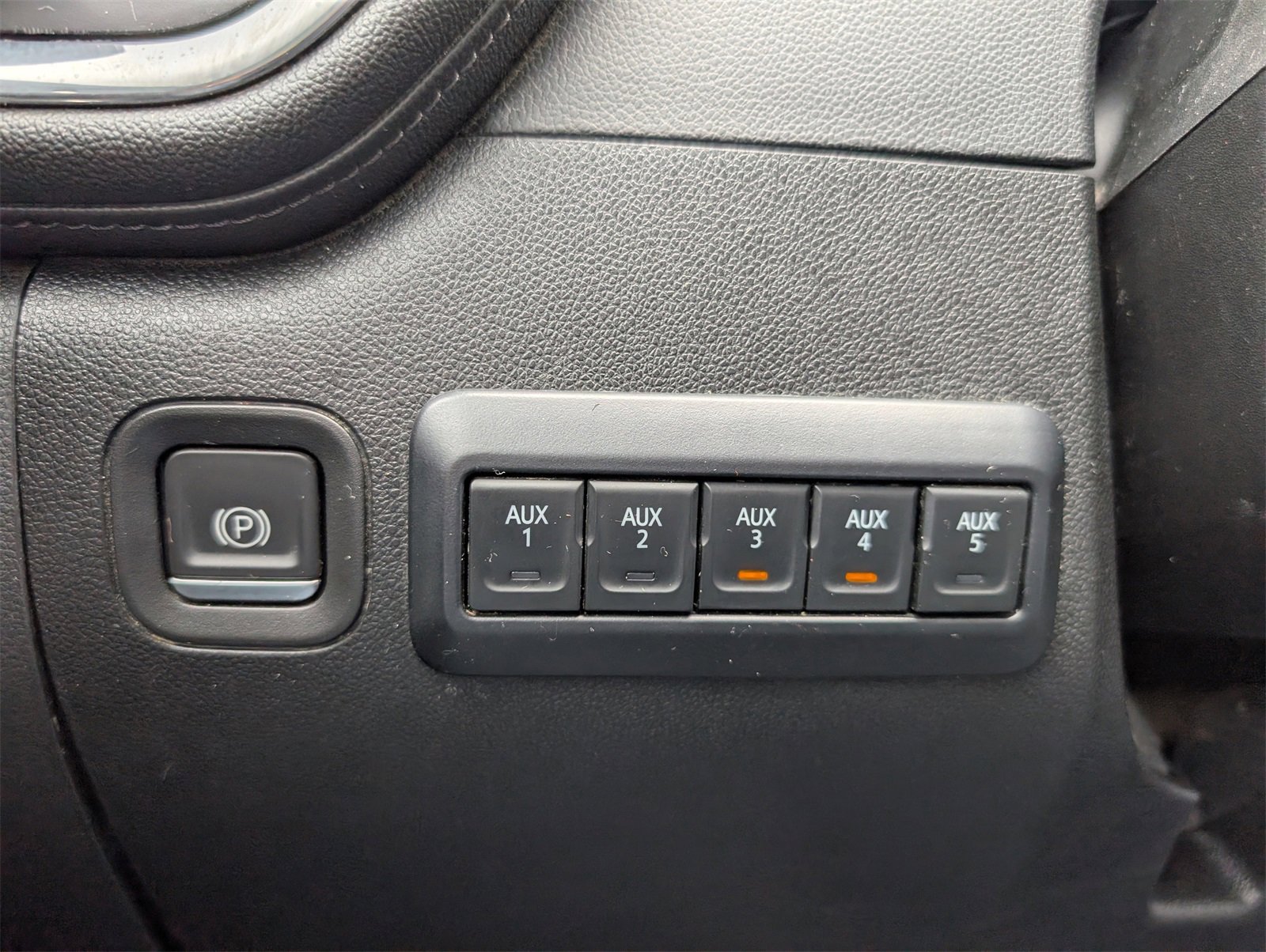 Used 2022 Chevrolet Silverado 2500 LT w/ Convenience Package image 31