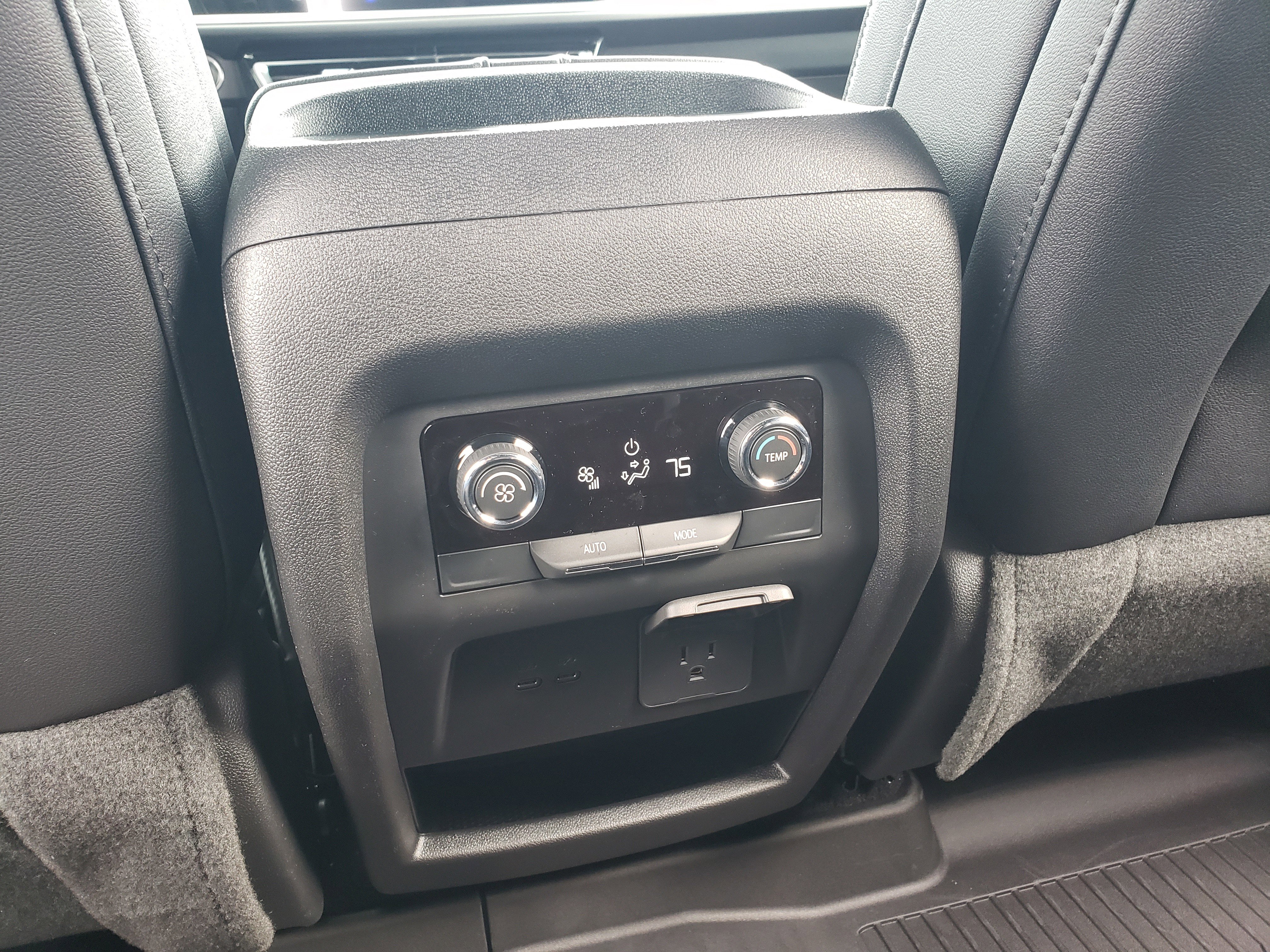 New 2026 Chevrolet Traverse LT w/ Midnight/Sport Edition image 36