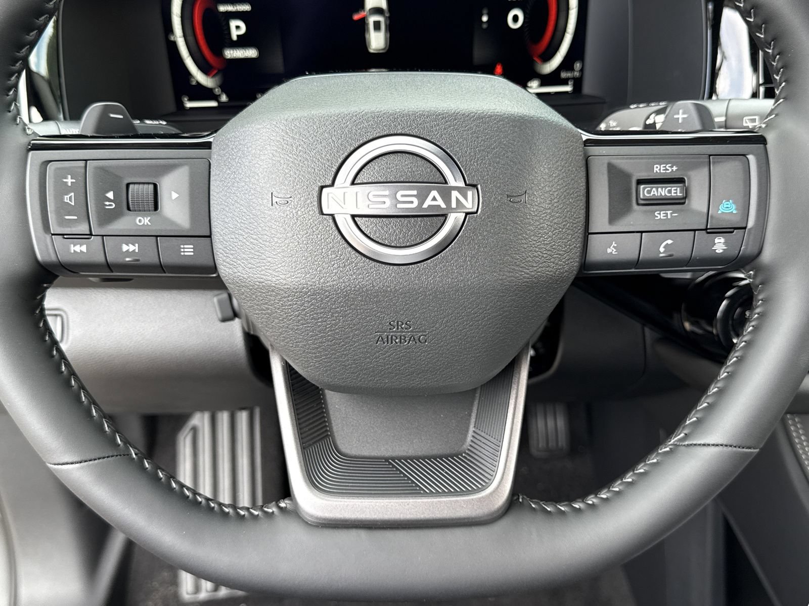 New 2026 Nissan Pathfinder Platinum FWD image 11