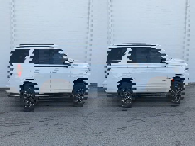 Used 2024 Chevrolet Tahoe Z71 w/ Luxury Package AWD/4WD image 3