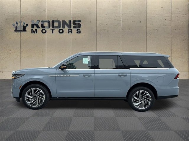 New 2025 Lincoln Navigator L Reserve image 2