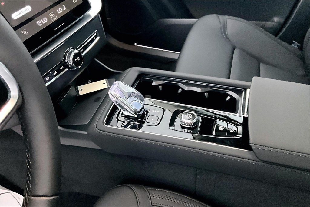 New 2026 Volvo XC90 B5 Core AWD/4WD image 23
