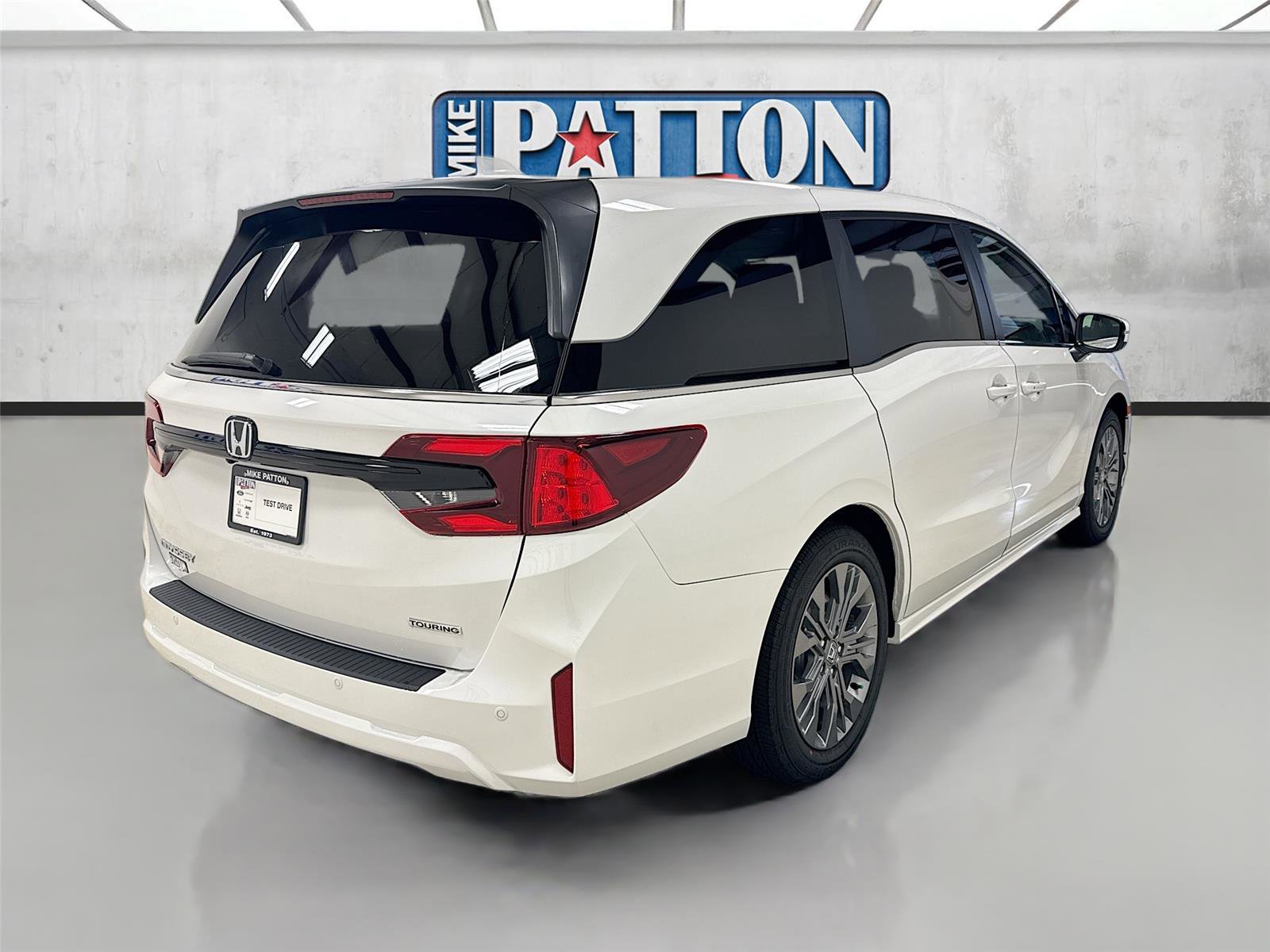 New 2026 Honda Odyssey Touring image 7