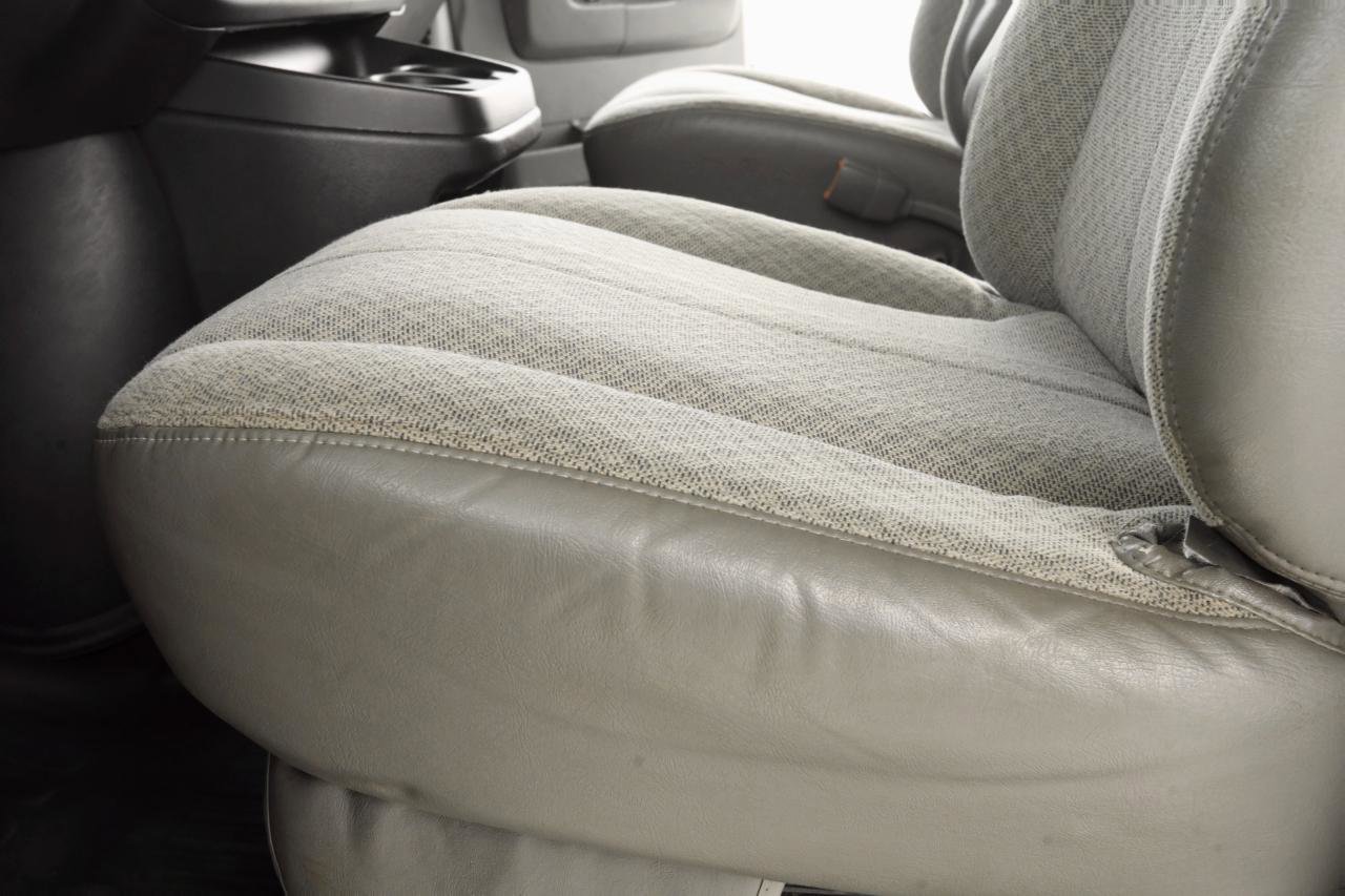 Used 2014 GMC Savana 1500 image 17