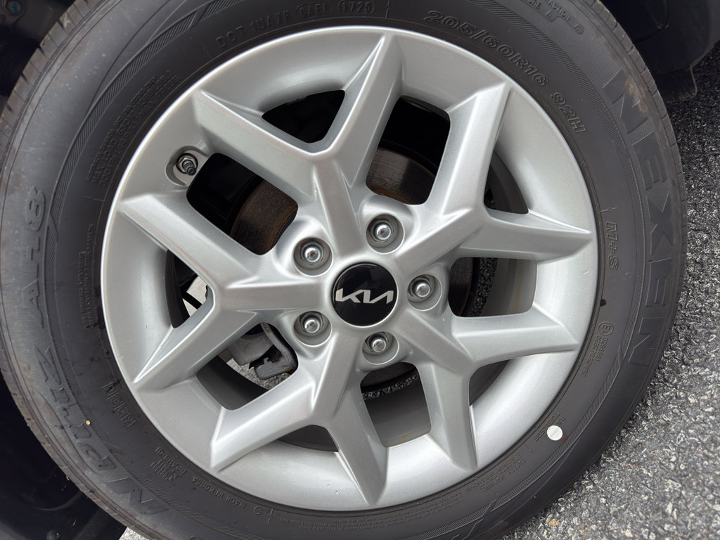 Certified 2025 Kia Soul S FWD image 16