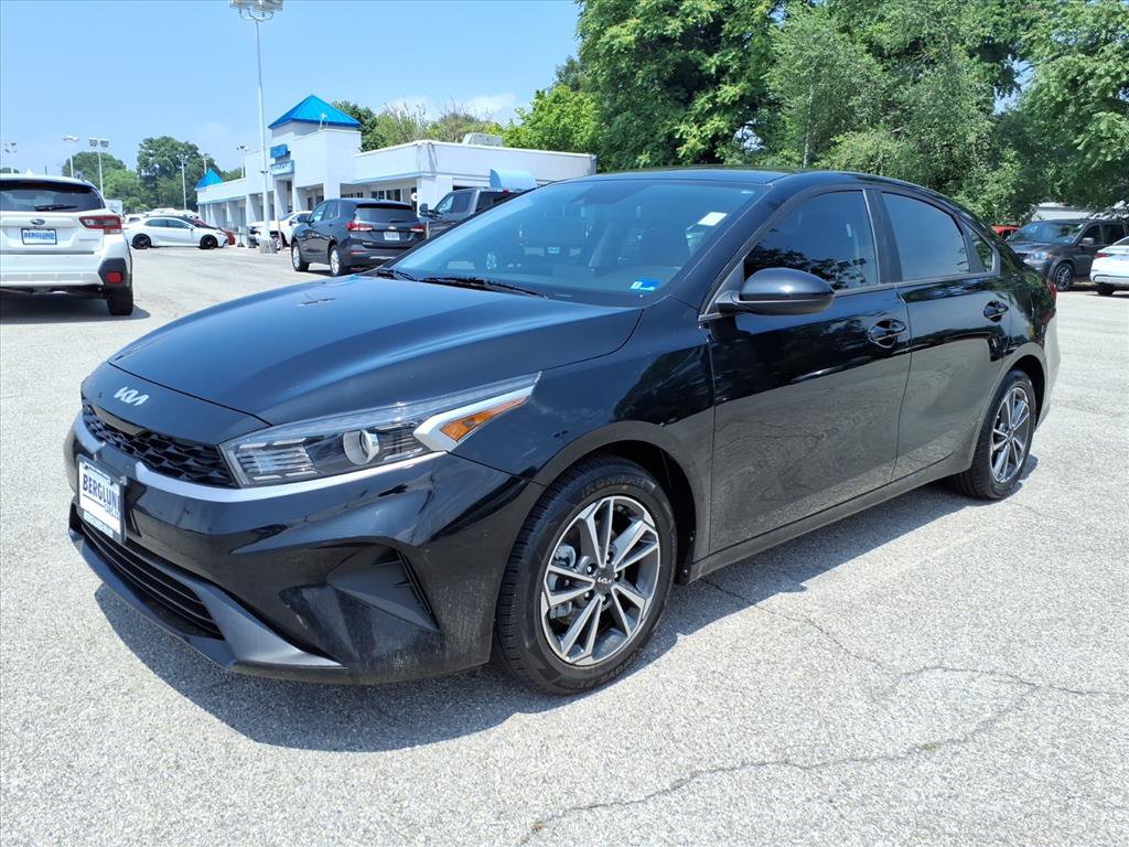 Used 2023 Kia Forte LXS FWD image 8