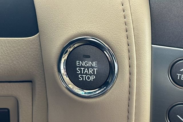 Used 2011 Lexus LX 570 4WD image 28