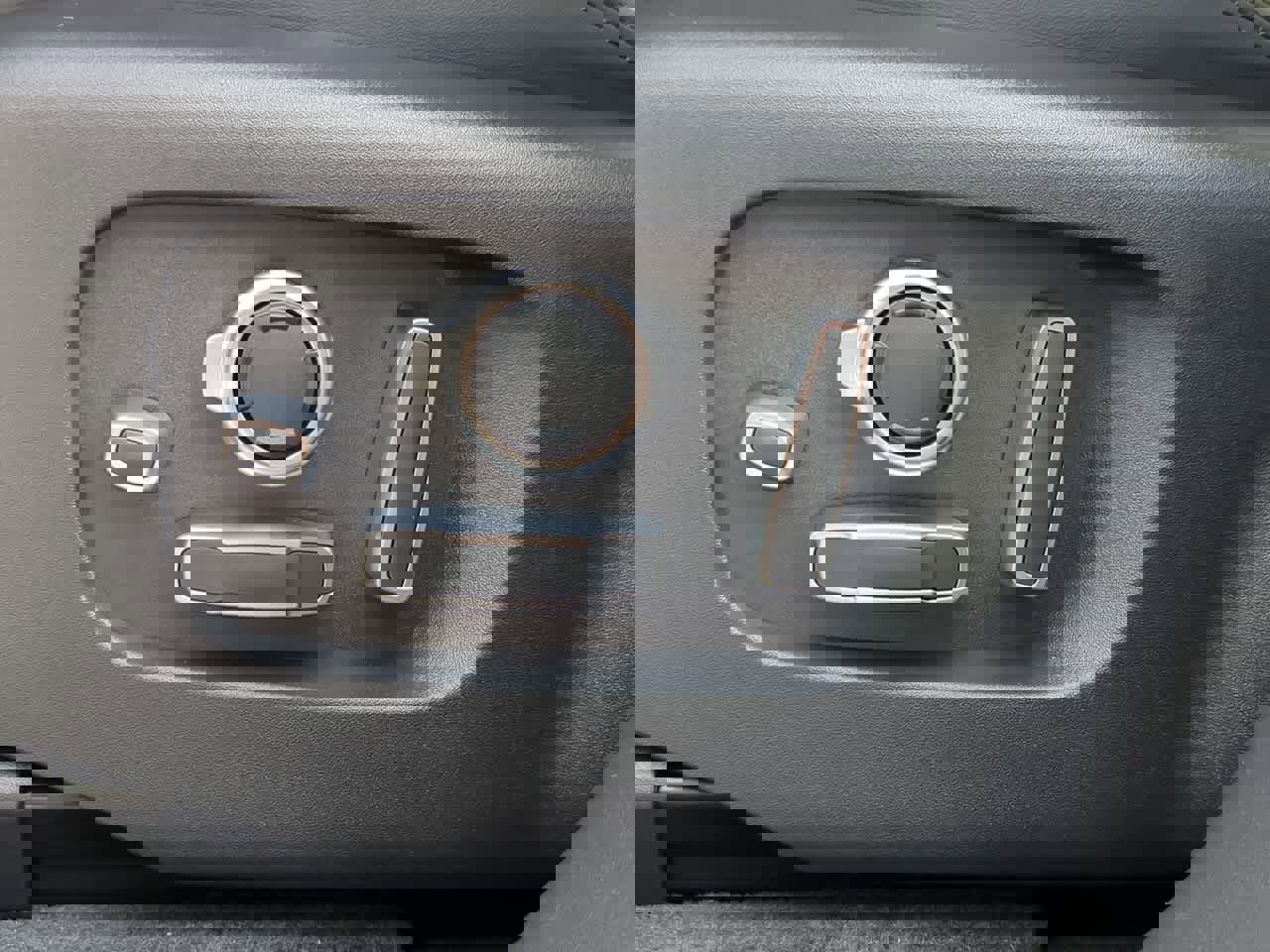 New 2026 Land Rover Range Rover Velar Autobiography image 17