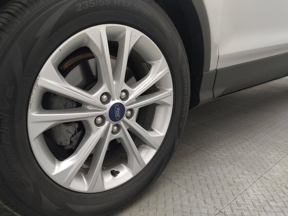 Used 2018 Ford Escape SE w/ SE Sync 3 Package image 31