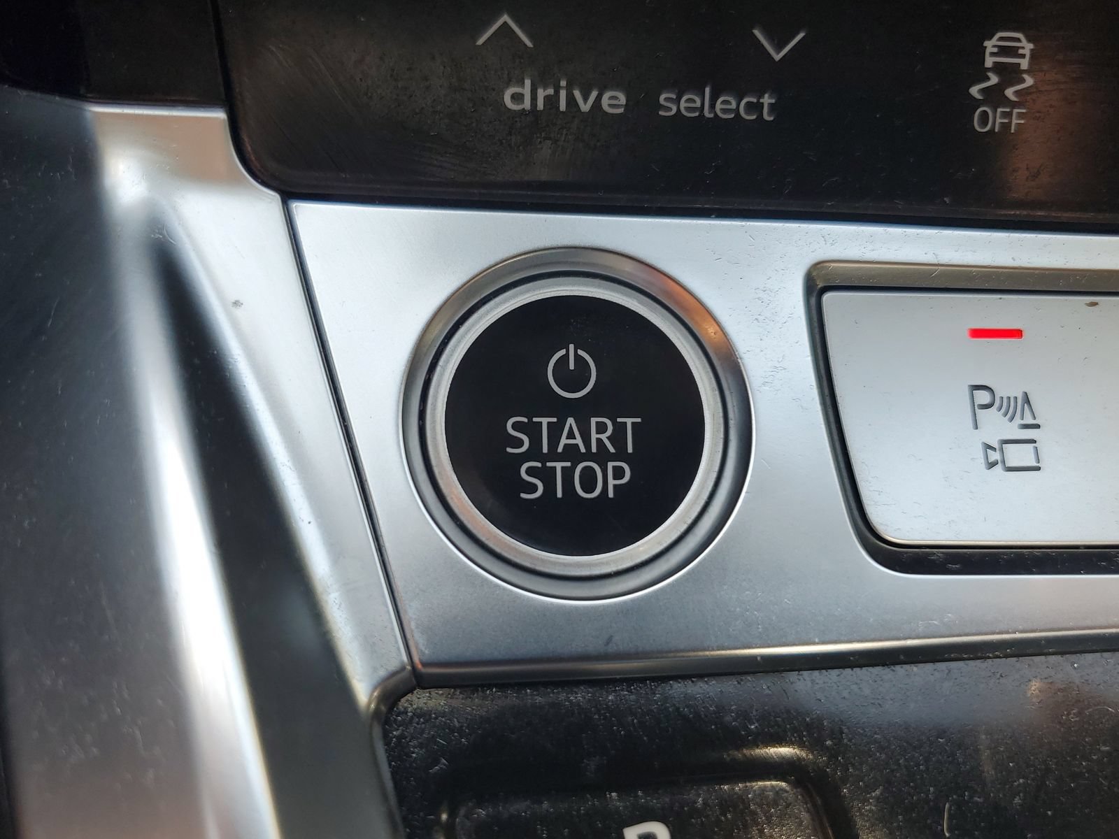 Used 2024 Audi Q8 e-tron Premium Plus AWD/4WD image 28