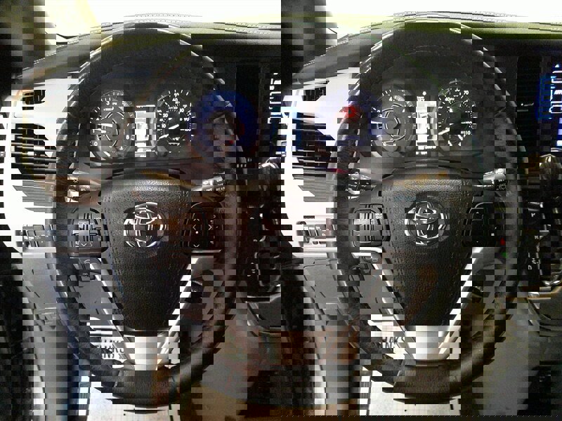 Used 2017 Toyota Sienna XLE image 9