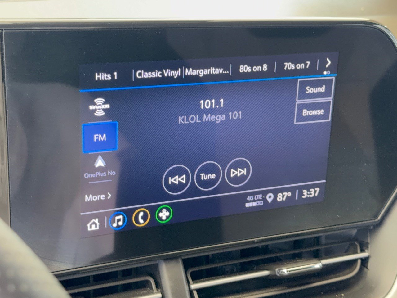 Certified 2025 Chevrolet Trax RS w/ Sunroof Package FWD image 23