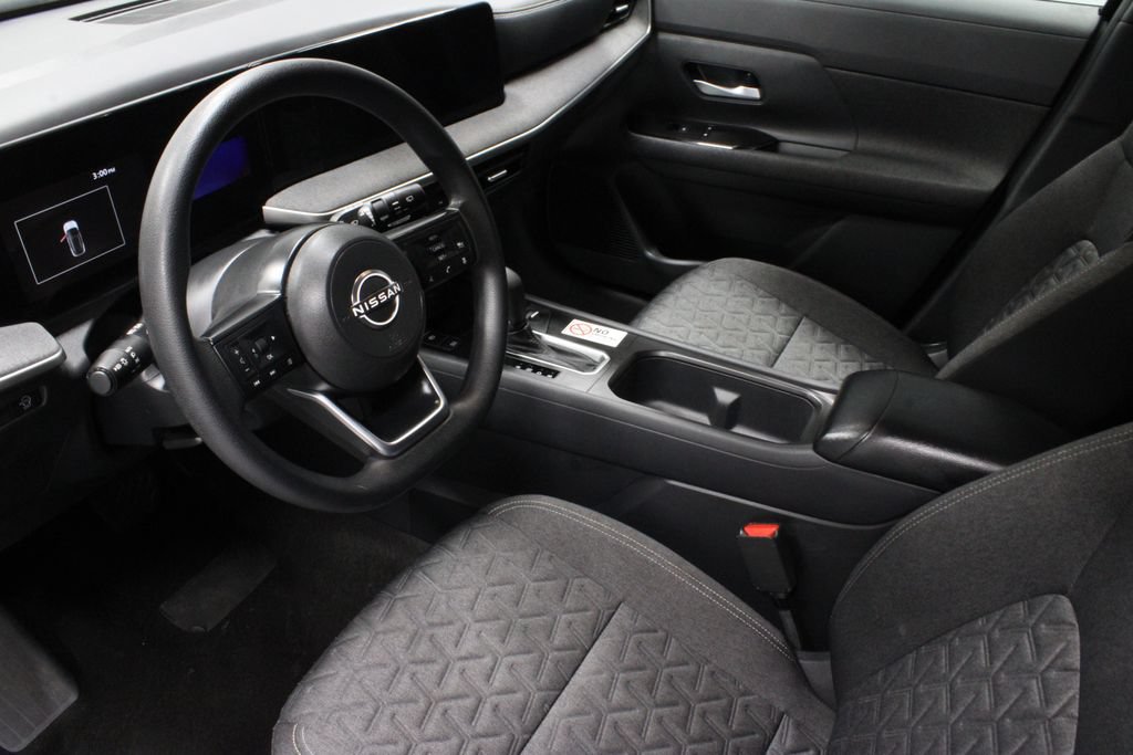 Used 2025 Nissan Kicks SV FWD image 22