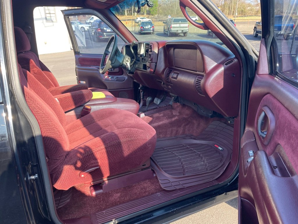 Used 1999 Chevrolet Tahoe 4WD 2-Door image 15