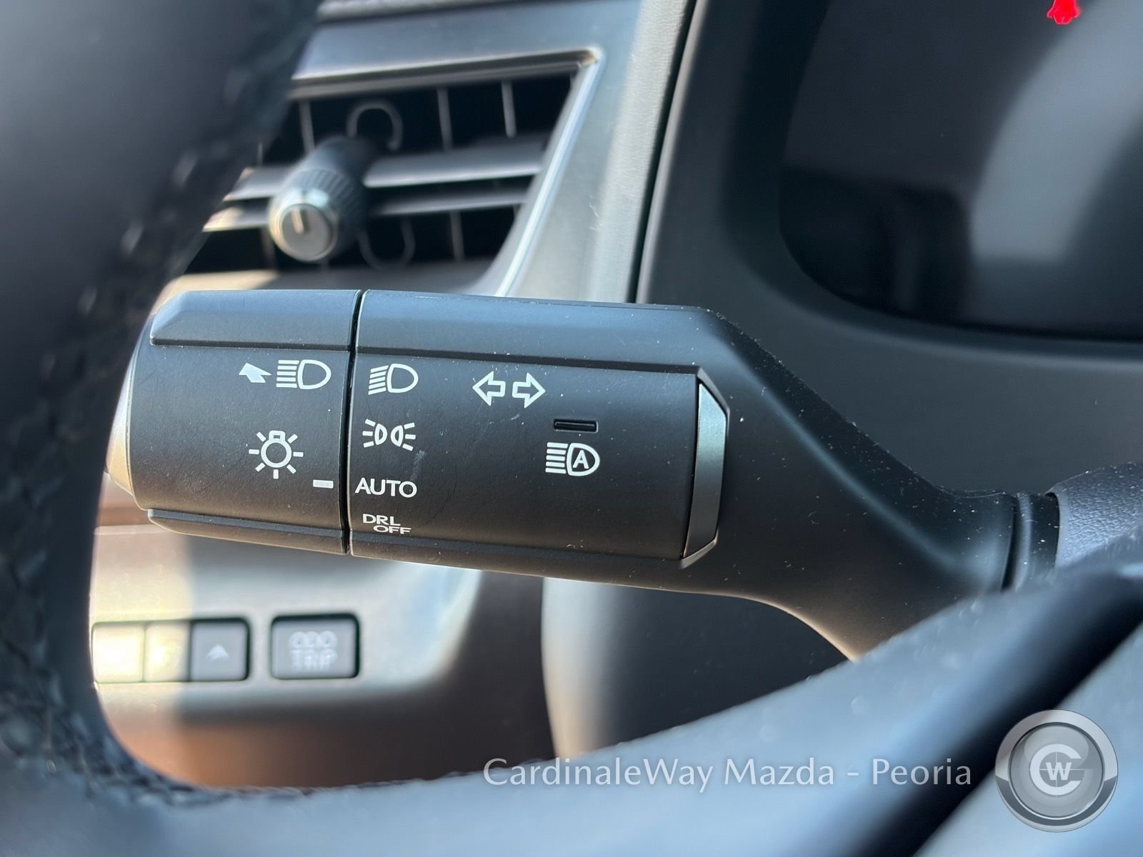 Used 2025 Lexus UX 300h FWD w/ Accessory Package (Z2) image 19