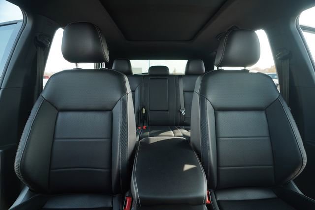 Used 2021 Volkswagen Atlas Cross Sport SE w/ Panoramic Sunroof Package image 34