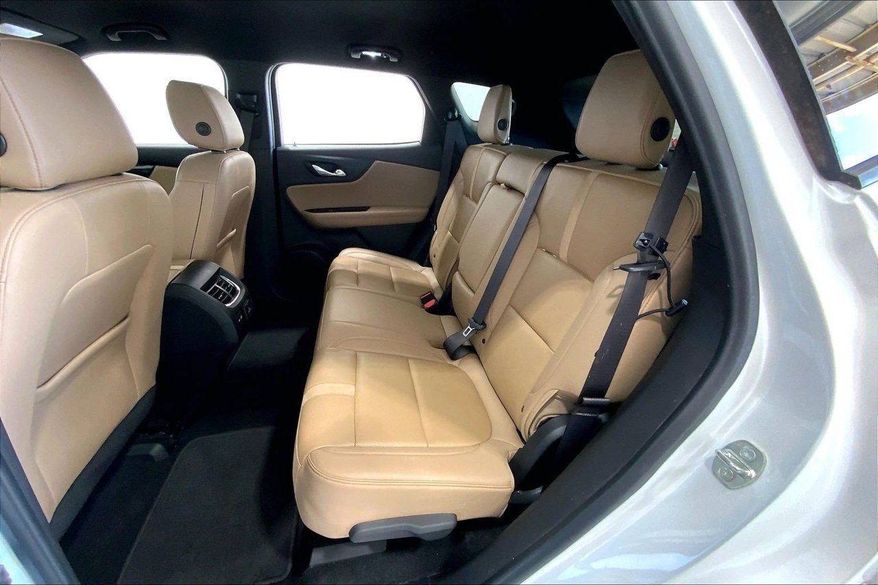 Used 2021 Chevrolet Blazer Premier w/ Driver Confidence II Package FWD image 19