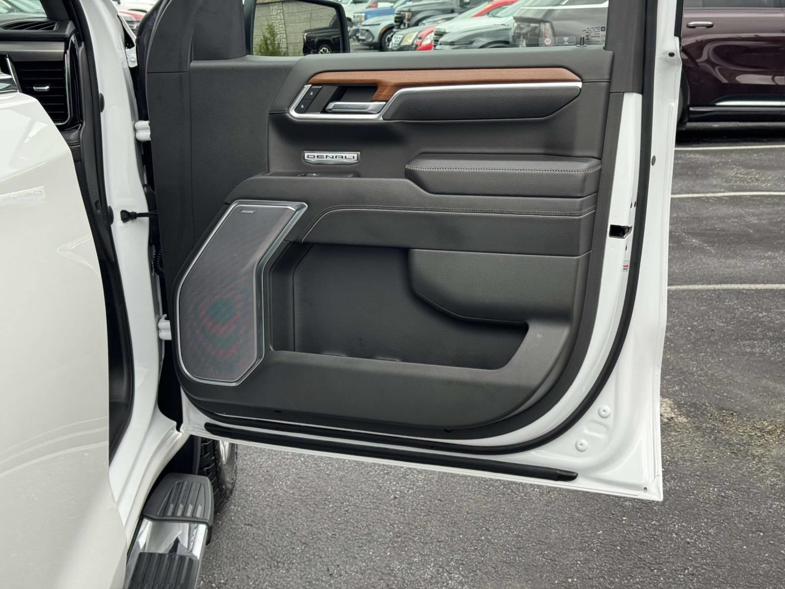 Used 2023 GMC Sierra 1500 Denali AWD/4WD image 13